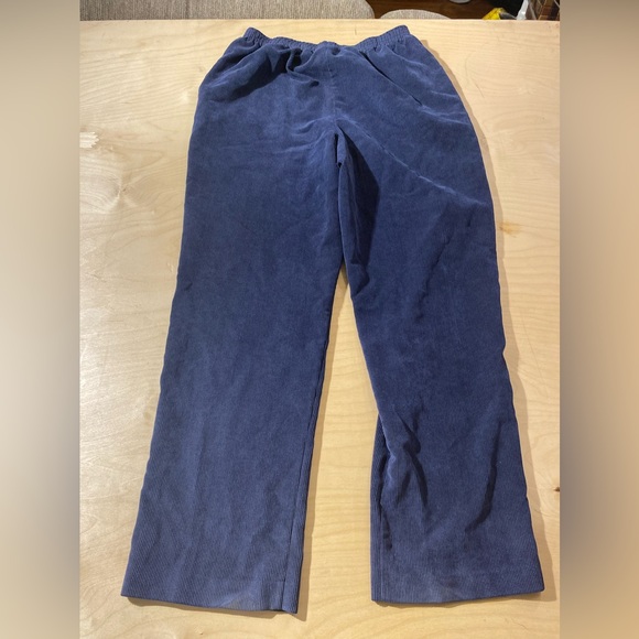 Alfred  Dunner Pull On Corduroy Pants Size 12 (KD) - Picture 15 of 15